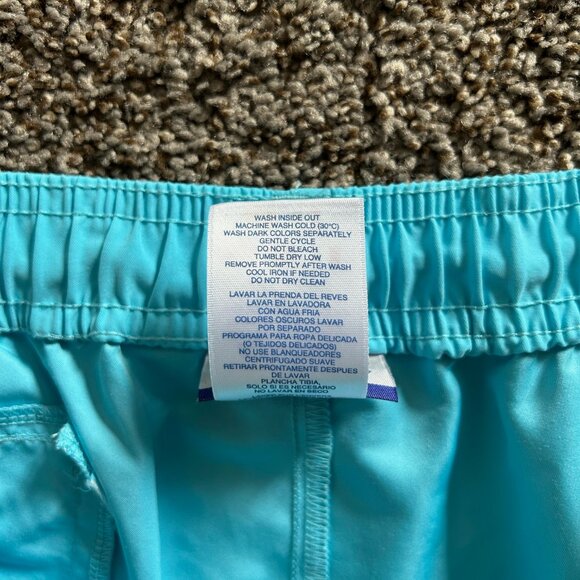 Reebok Women's Shorts Size Medium - Picture 6 of 6